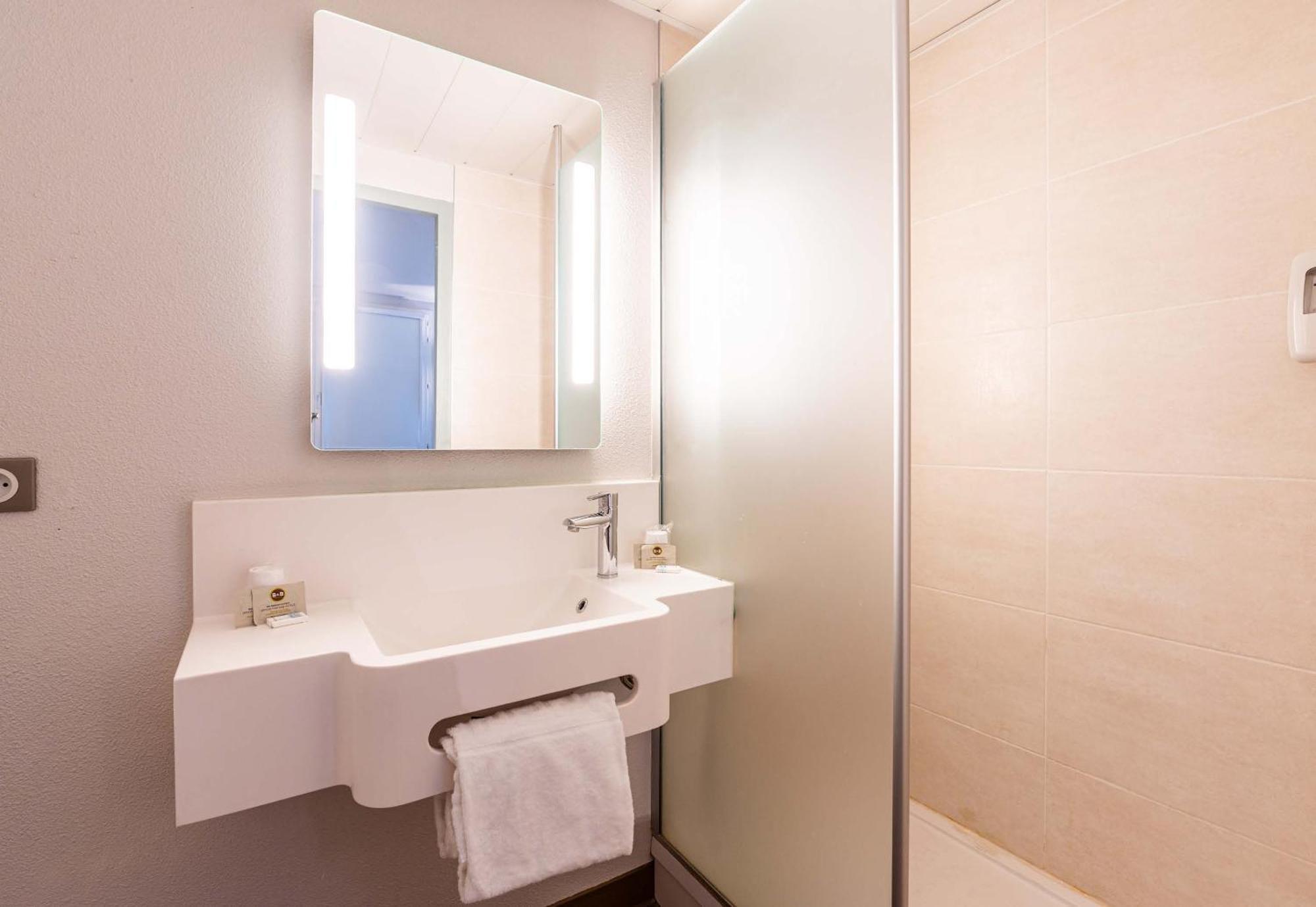 B&B Hotel Saint Jean De Maurienne Sainte-Marie-de-Cuines Екстер'єр фото